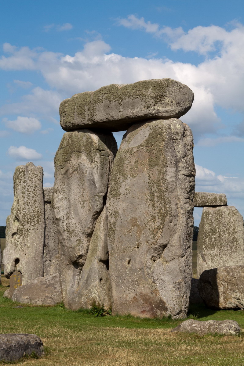 stonehenge02.jpg