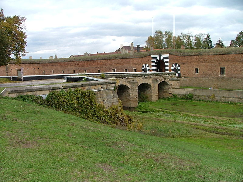 800px-KT_Terezin_vstup.jpg
