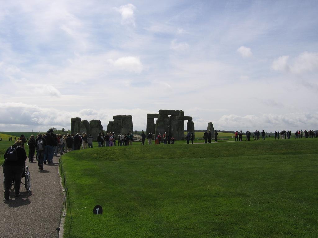 stonehenge-01.jpg