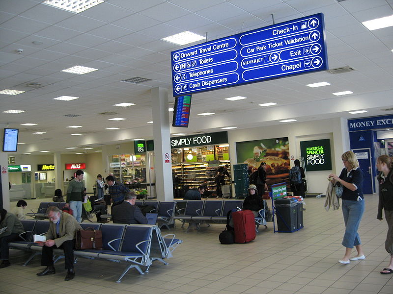 800px-Luton_airport3.jpg